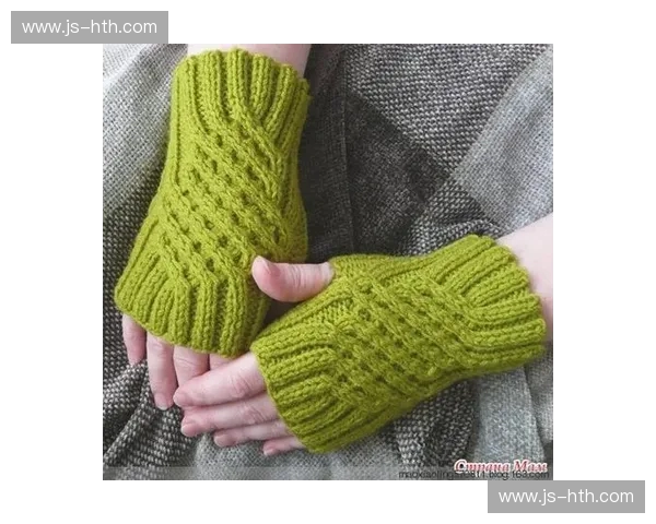 手套：一双手的温柔守护